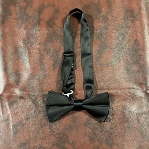 100% Silk Clip Bow Tie Solid Black for Tuxedo or Suit New